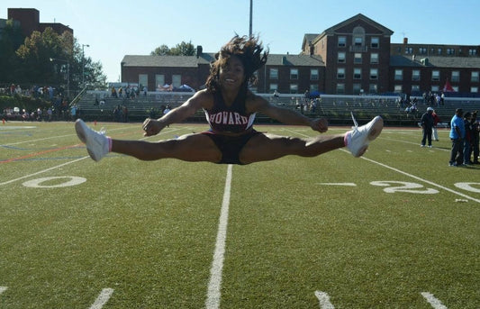 The Challenges Behind the Trophy: The Hidden Struggle of Cheerleaders with Body Image and Eating Disorders